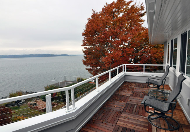 2nd level view deck with Ipe pavers