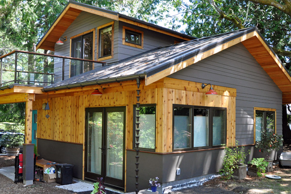 comfortable backyard cottage Seattle