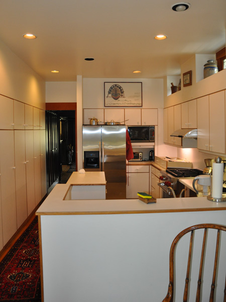 before image of kitchen in need of remodel